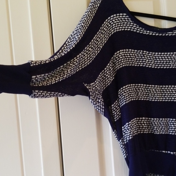 Navy and white sweater - Picture 2 of 3